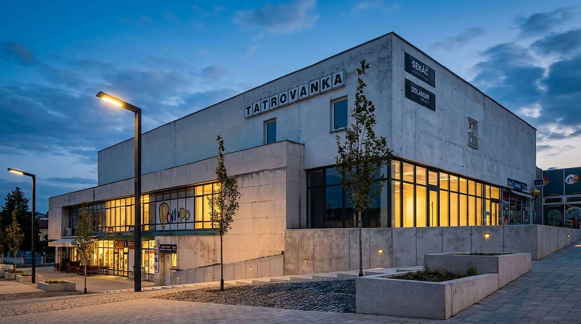 Budova Tatrovanka na Novém náměstí v Kopřivnici, kde sídlí Gabriels Barbershop